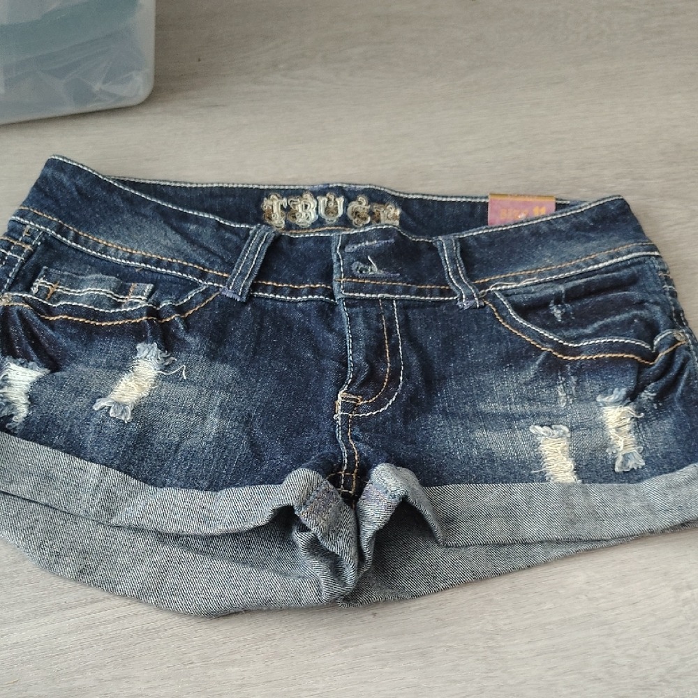 Truce Womens Dark Wash Distressed Denim Shorts Embroidered Flap Pocket Size 11